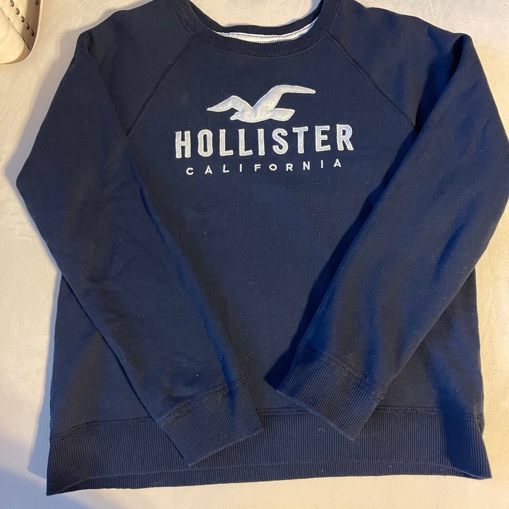Navy blue Hollister sweatshirt